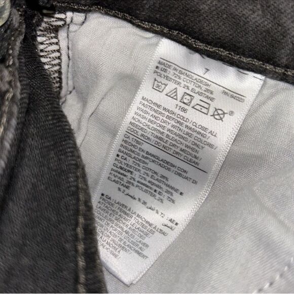 Girls Kids 2pc Old Navy/Jordache Shorts
Bundle(Size 7) - Picture 7 of 8